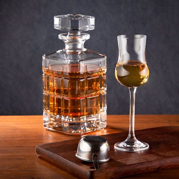 Stainless Steel Cork Base Wine Decanter