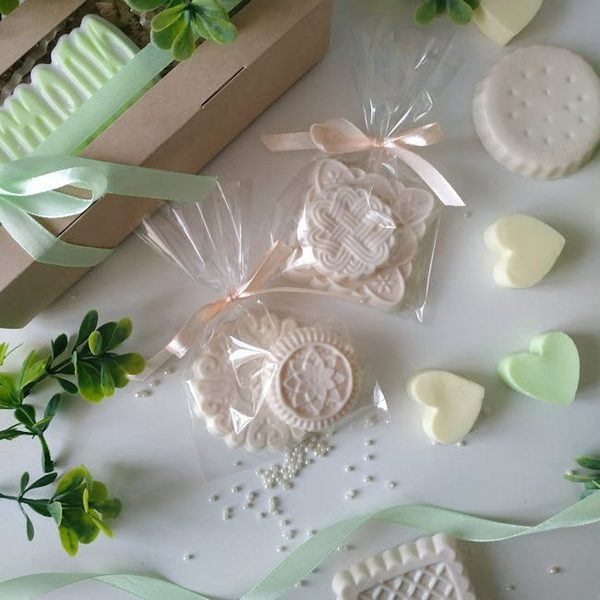 Linen-Bound Modern Minimal Type Bouquet Wrap